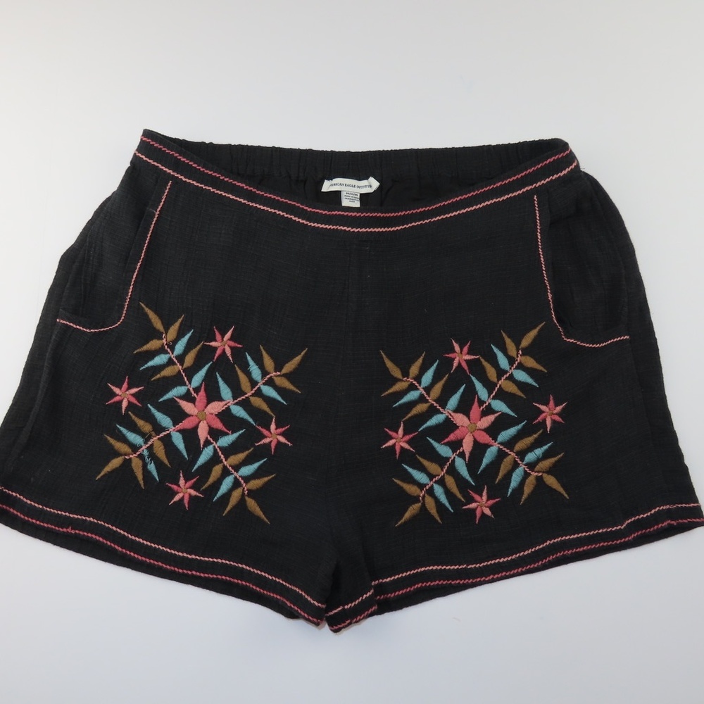 American Eagle NWT Shorts Medium Floral Stitch